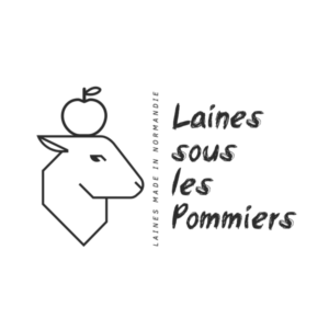 Logo de "Laines sous les Pommiers", entreprise de laine durable avec un mouton et une pomme.