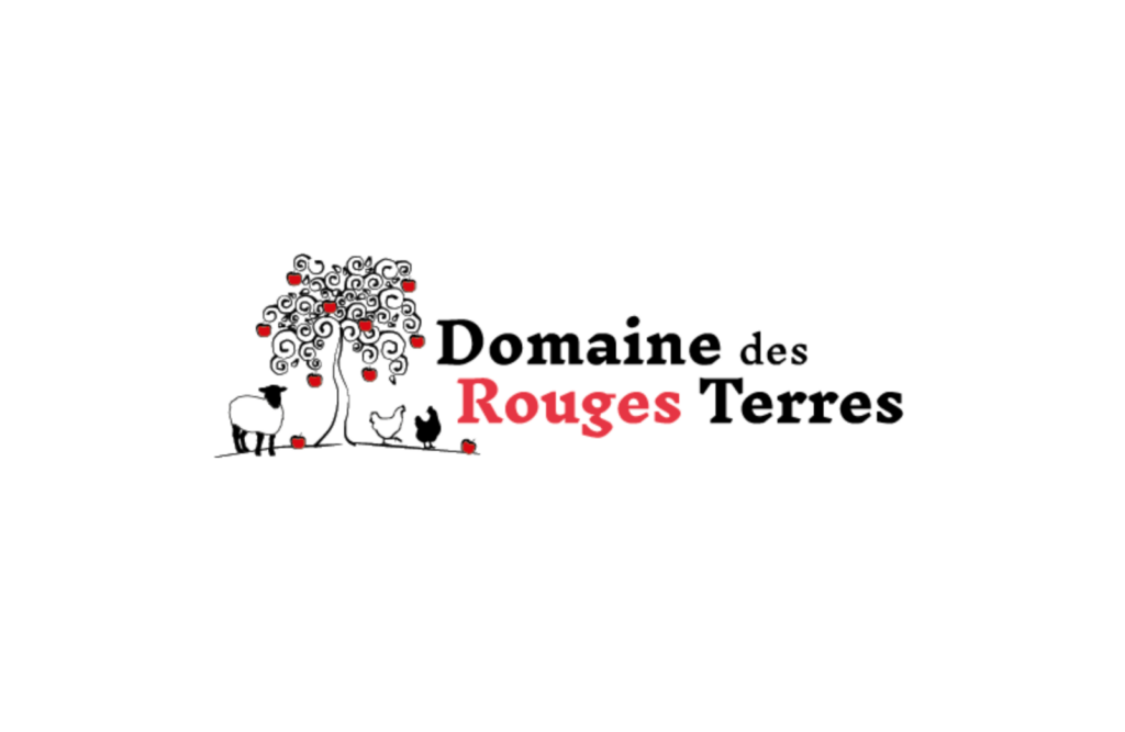 Logo du Domaine des Rouges Terres avec un arbre, une oie, un mouton et des fruits, symbolisant la nature et la durabilité.