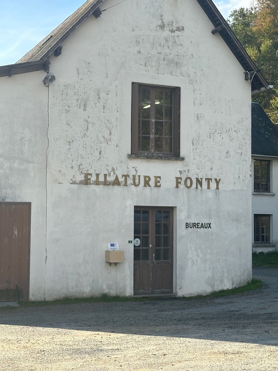 Bâtiment de l'entreprise Filature Fonty, spécialisée dans la production durable de laine de mouton.