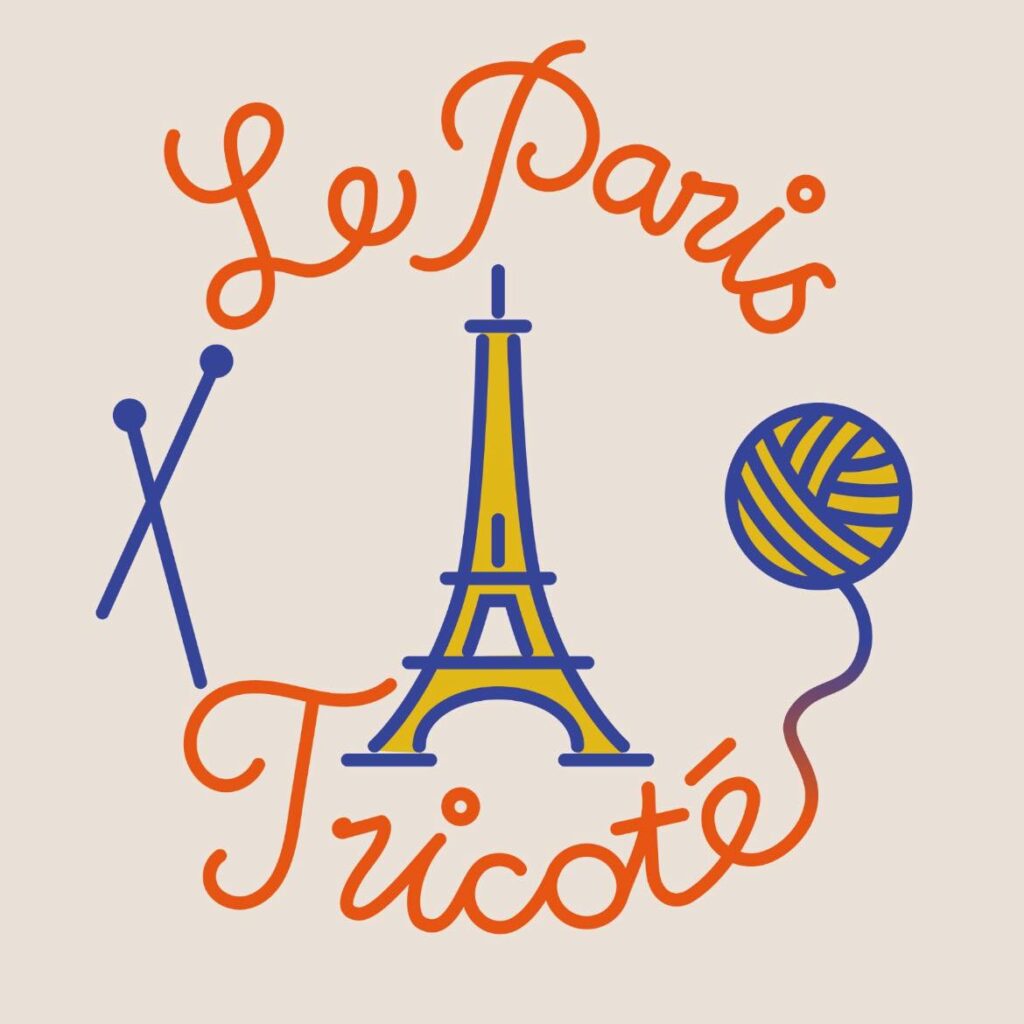 Logo coloré de "Le Paris Tricoté" avec la Tour Eiffel, un pelote de laine et des aiguilles à tricoter.